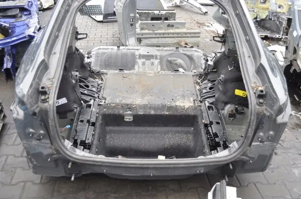 BMW I4 G26 Hinterer Kotflügel OEM 421706 - Links/Rechts image 8