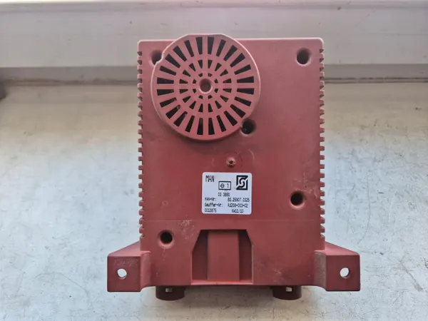 Convertidor Voltaje MAN OEM 81259070325 Usado image 2