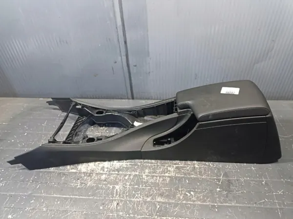 Tunnel central accoudoir BMW E90 OEM Wrakowisko-28086- image 2