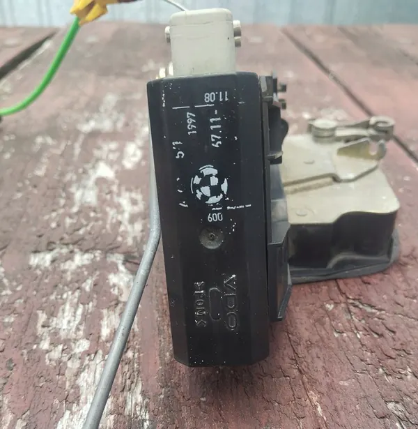 BMW 5 E39 95-00 Höger Bakdörrslås image 5