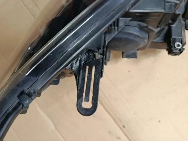 RENAULT MEGANE III LIFT 13- VASEN VALOTTAJARE REFLEKTORI OEM image 5