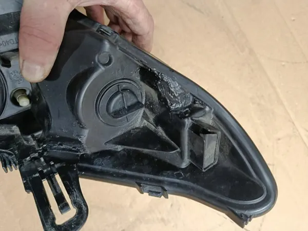 RENAULT MEGANE III LIFT 13- VASEN VALOTTAJARE REFLEKTORI OEM image 6