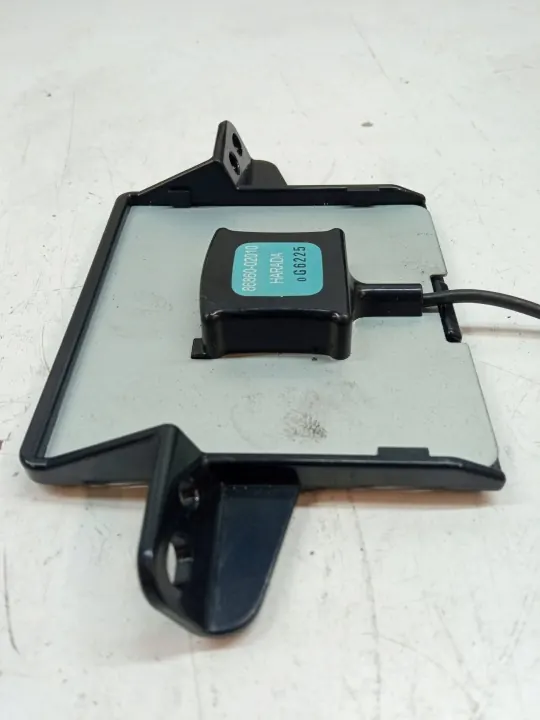 Antenne GPS OEM 86860-02010 pour Toyota Auris II image 4