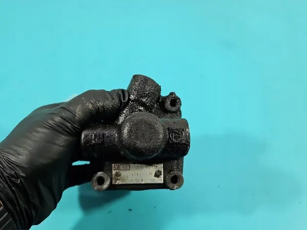 Bomba de direção Audi 80 B3 1.8 026145155B image 4