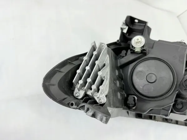 Oikea etuvalaisin Renault Kadjar 2015 image 5