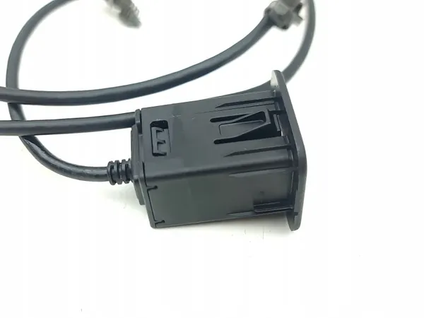 Porta USB Jeep Cherokee OEM 68225325AA - Usado image 4