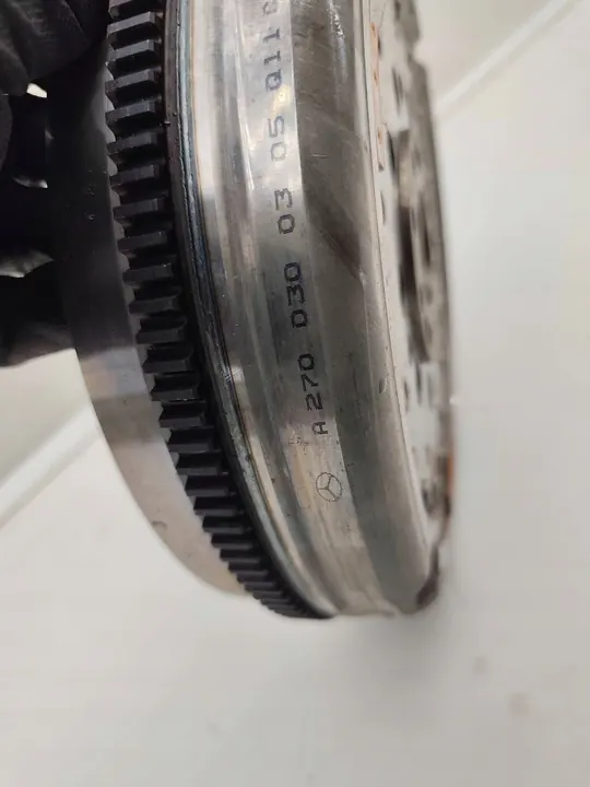 MERCEDES W176 W117 Kaksimassavauhtipyörä A2700300305 image 2