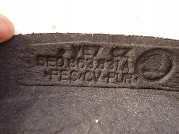 Motorhuvisolering SKODA OCTAVIA III 5E0863831A image 2