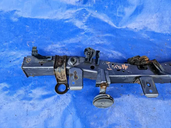 Toyota AURIS I 07-09 Obere Vorderverriegelung image 2