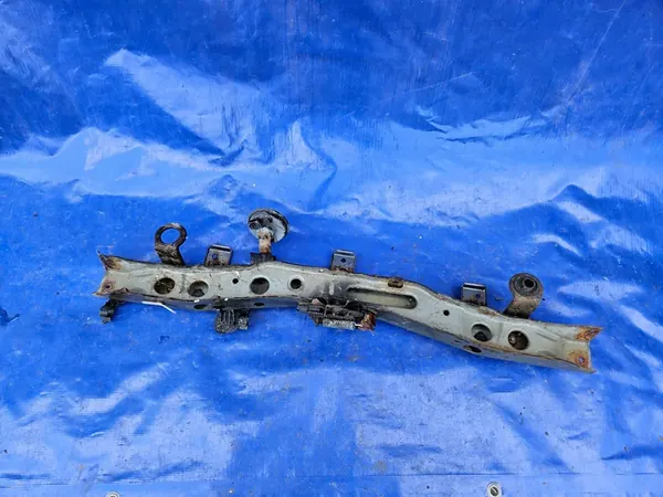 Toyota AURIS I 07-09 Obere Vorderverriegelung image 4