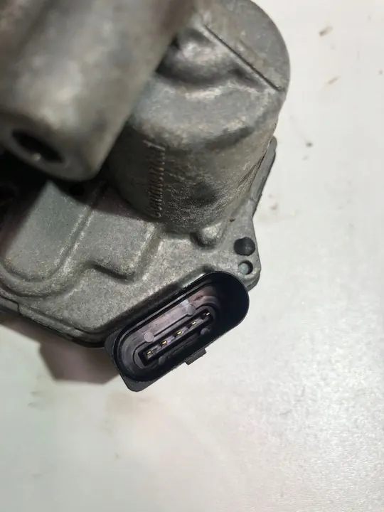 Audi OE 03L128063T Gasklephuis image 4