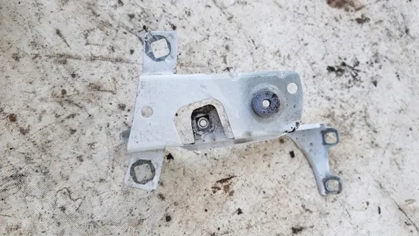 Soporte de guardabarros delantero BMW 734423 - Usado image 4