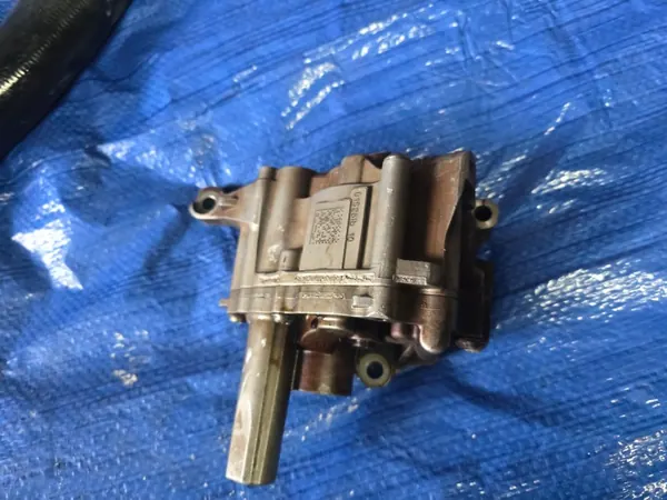 Bomba de óleo BMW usado OEM 7516396 para E60 N52B25 image 3