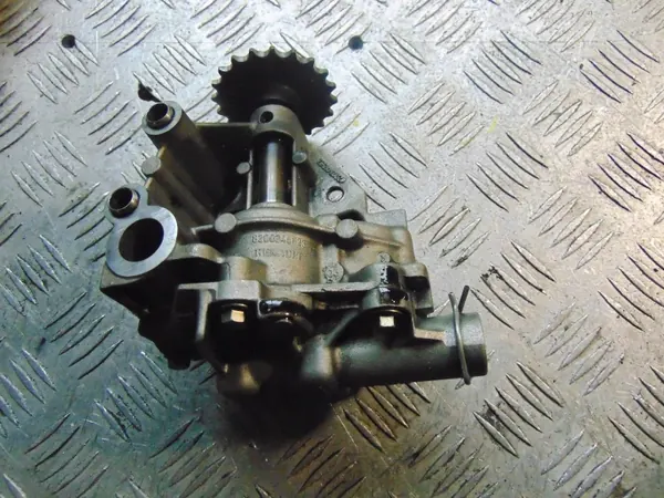 Pompe à huile OEM 8200345633 pour Nissan Qashqai 2.0L image 5