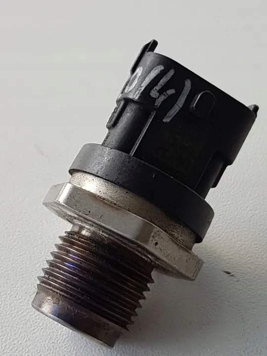 Capteur de pression carburant OEM 55207677 Iveco Daily image 3