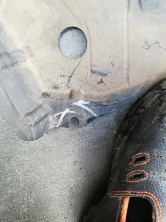 TOYOTA COROLLA E16 Front Right Wheel Arch 15- image 3