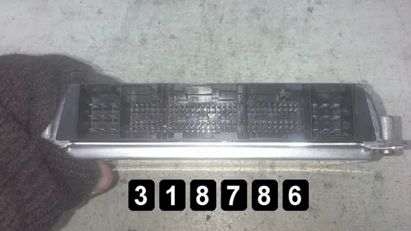 Audi A6 ECU OEM AM-318786 1999 4B0907401P image 3