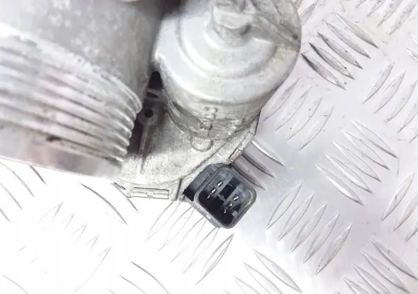 BMW E70 F10 F06 N63 V8 Drosselklappe 13547555944 image 6