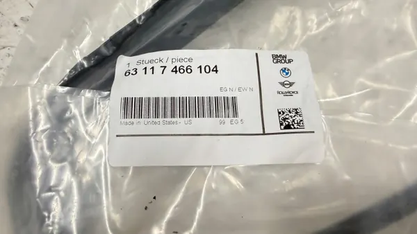 BMW OEM 7466104 Rechter Scheinwerferdichtung für X3 G01/X4 G02 image 3
