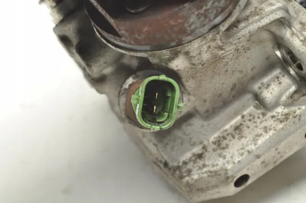 Volvo XC60 2011 Hoge druk inspuitpomp OEM 31272896 image 7
