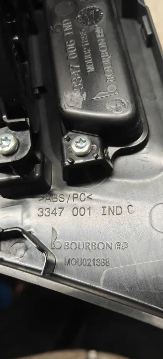 Cadre de couverture tunnel OEM 3347001 Renault Megane IV image 4