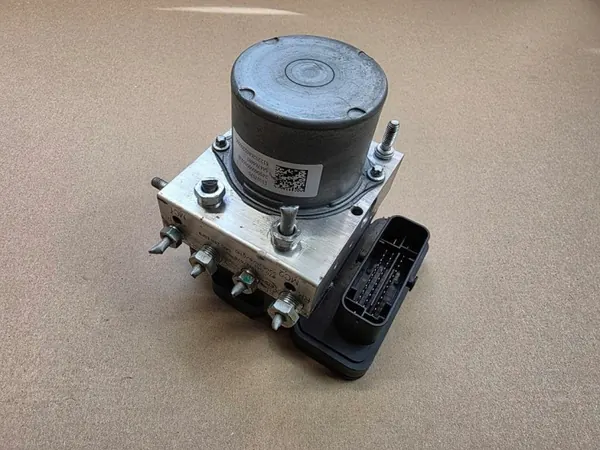 Bomba ABS MG OEM 11037575 para ZS Lift - Usado image 2