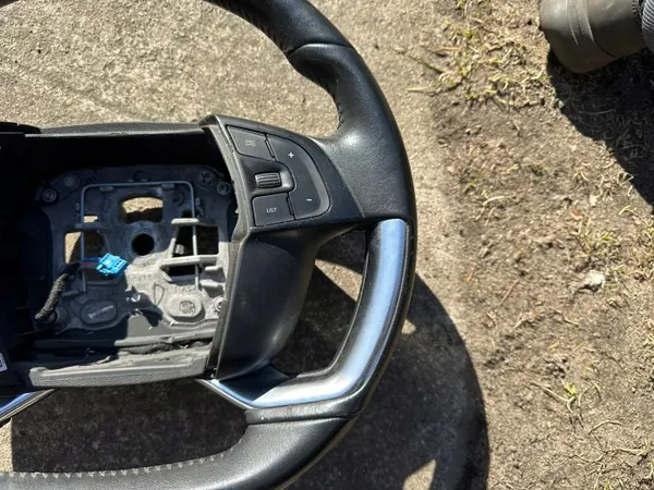 Nahkaohjainpyörä OEM KIEROWNICA SKÓRA Citroen C4 Picasso II:lle image 4