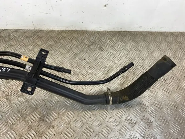 Bocal de Combustível Kia OE OEM FOB36633 - Usado image 10
