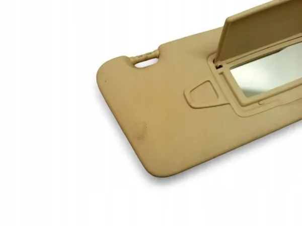 Mercedes-Benz A2318100410 Visor direito - Usado image 3