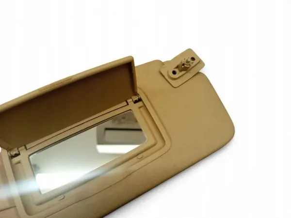 Mercedes-Benz A2318100410 Visor direito - Usado image 4