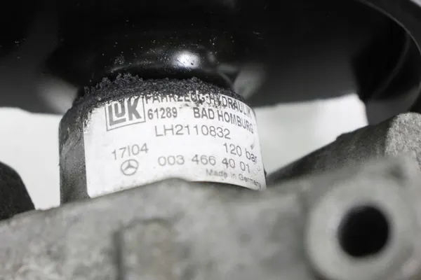 Bomba de direção assistida Mercedes W203 W209 C-Class 1.8 0034664001 image 4
