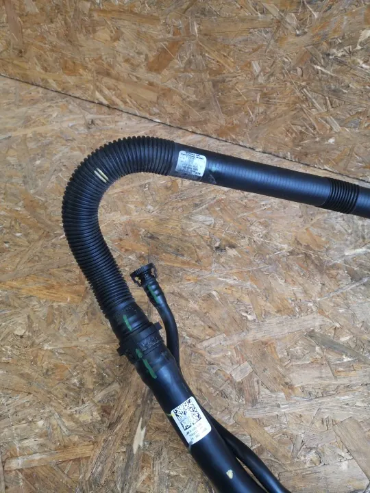 Tuyau de remplissage AdBlue BMW X5 G05 OEM 7440011 image 3