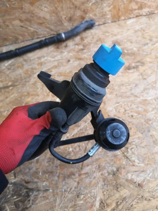 Tuyau de remplissage AdBlue BMW X5 G05 OEM 7440011 image 5