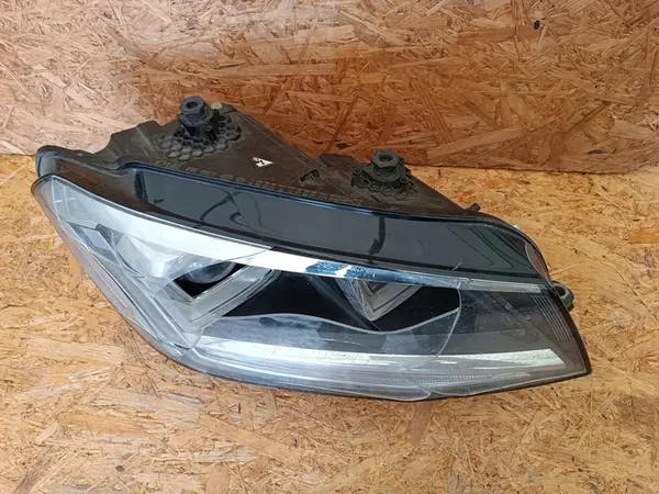 Oikea Ajovalo VW Caddy Bi-Xenon LED 2K1941032A image 3