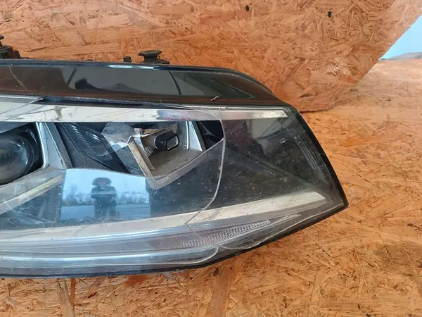 Oikea Ajovalo VW Caddy Bi-Xenon LED 2K1941032A image 6