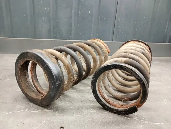 Muelles traseros OEM sprezyny tyl mercedes w123 image 2