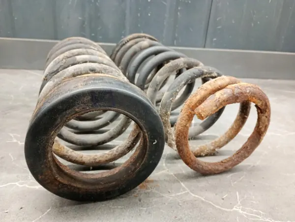 Muelles traseros OEM sprezyny tyl mercedes w123 image 4
