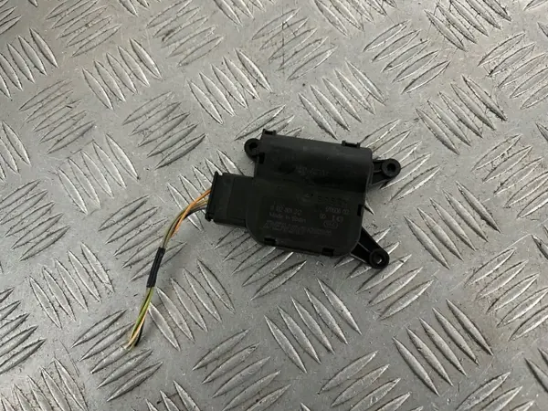 Lancia Delta III Heizungsmotorstecker OEM 0132801312 image 3