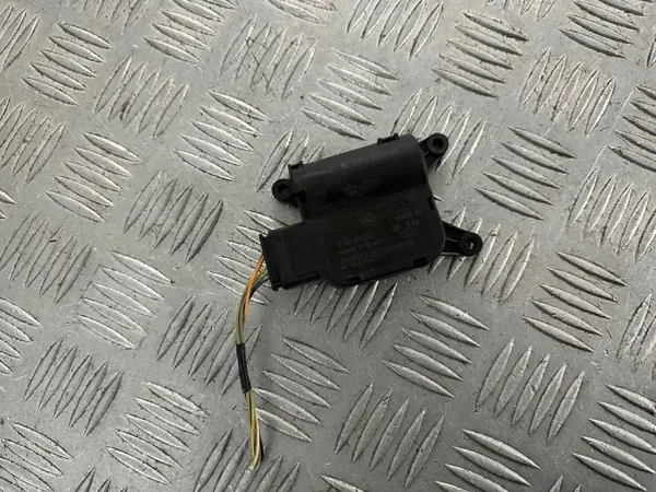 Lancia Delta III Heizungsmotorstecker OEM 0132801312 image 4