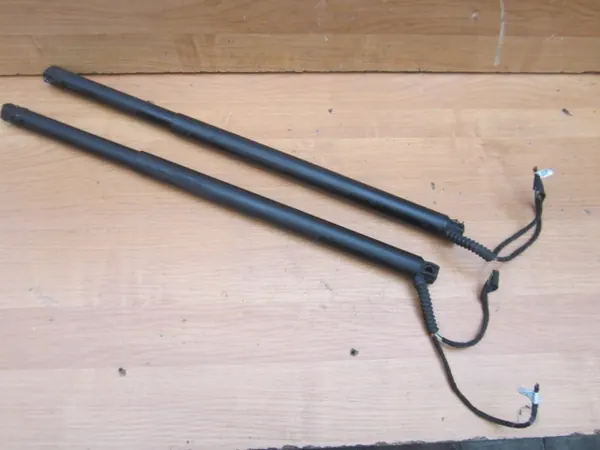 Bakluckens aktuator SKODA SUPERB II LIFT 3T0827852B image 3