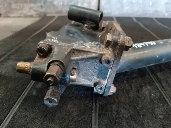Bomba de elevación cabina MAN F2000 - Pieza OEM image 5