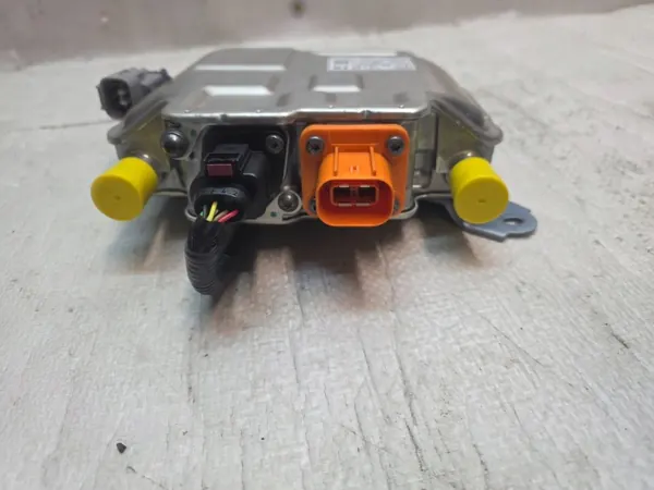 Pompe de circulation Webasto OEM 122R000482 pour Toyota Mirai image 4