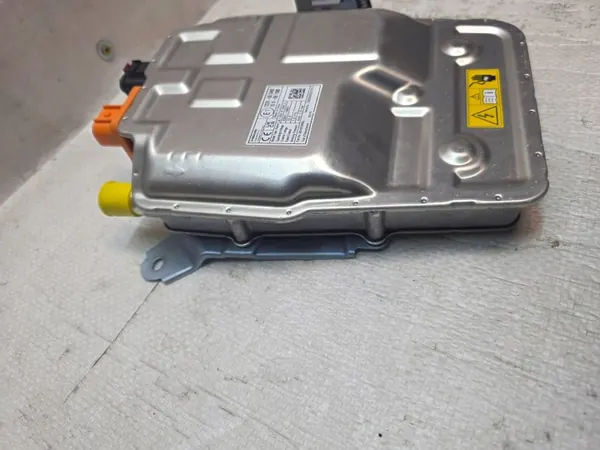 Pompe de circulation Webasto OEM 122R000482 pour Toyota Mirai image 8