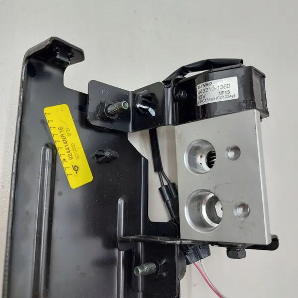Nissan Leaf II A/C laajennusventtiili OEM 443310160 image 2