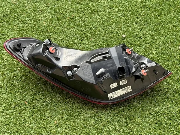 Rechter Achterlicht Mercedes C-Klasse W206 a2069062701 image 2