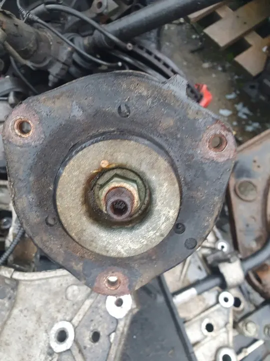 Radiador de óleo VW Volkswagen GOLF V 2006 1.4 tsi 03C117021J image 6