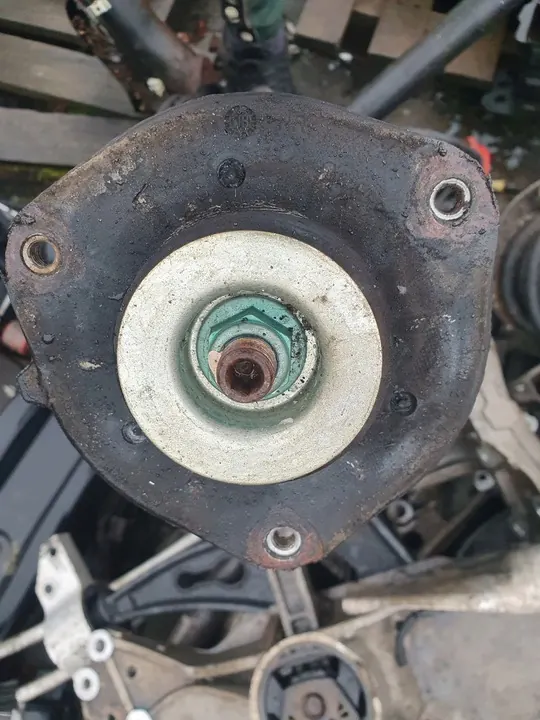 Radiador de óleo VW Volkswagen GOLF V 2006 1.4 tsi 03C117021J image 7