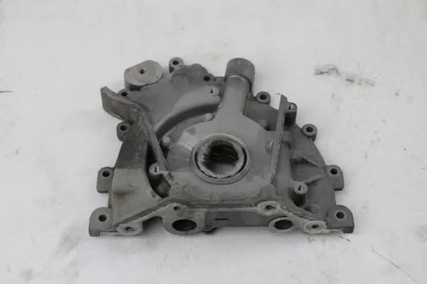 Peugeot OE 4R8Q-6600-AC Ölpumpendeckel - Gebraucht image 2
