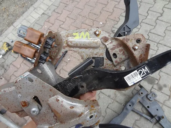 Nissan Qashqai II J11 Gaspedal image 4