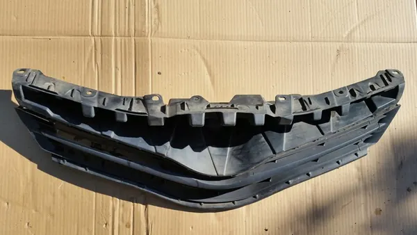 TOYOTA YARIS III 2011 - GRILL image 4
